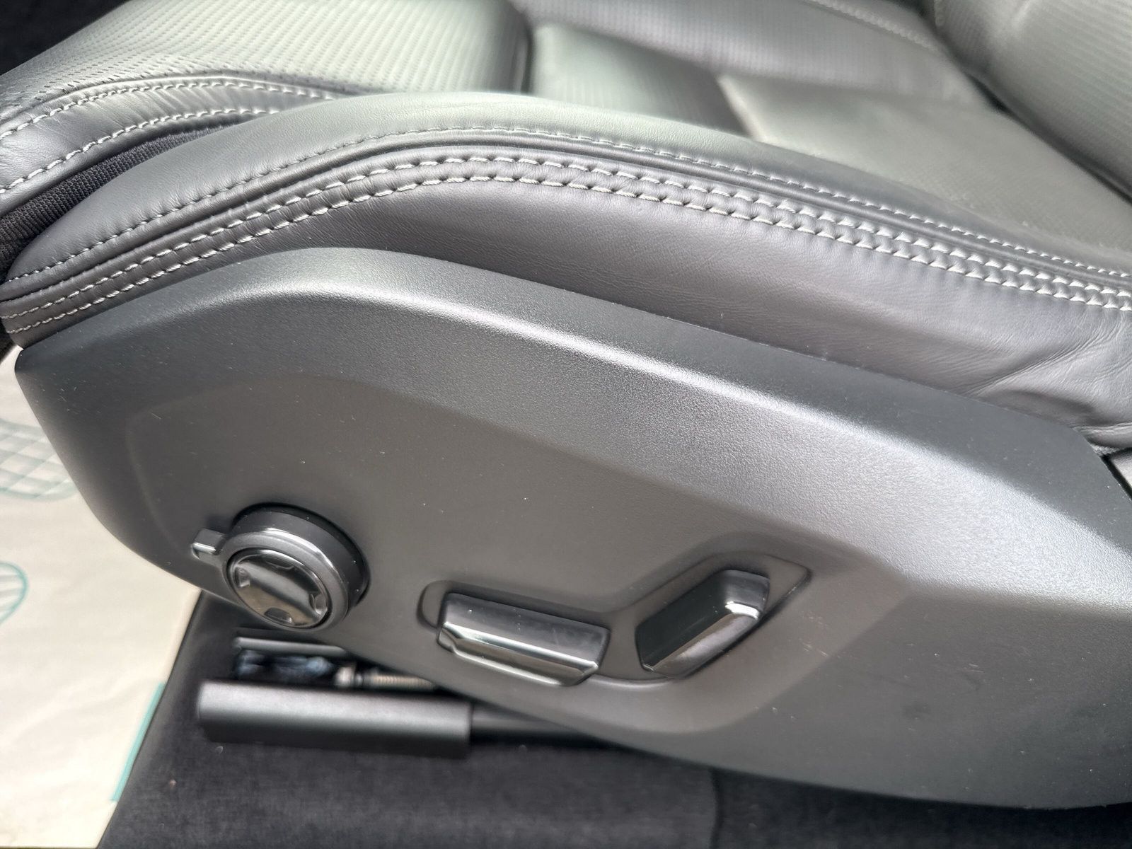 Volvo XC60 B5 Ultra Dark AWD !!! VOLLAUSSTATTUNG !!!