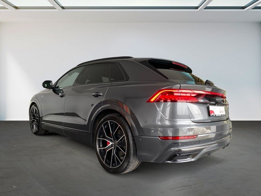 Audi Q8 50 TDI quattro S line PANO+AHK+CARBON+ACC+B&O
