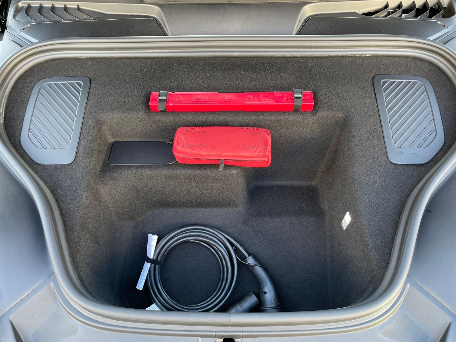 Porsche Macan 4 - Samsaru's Car Outlet
