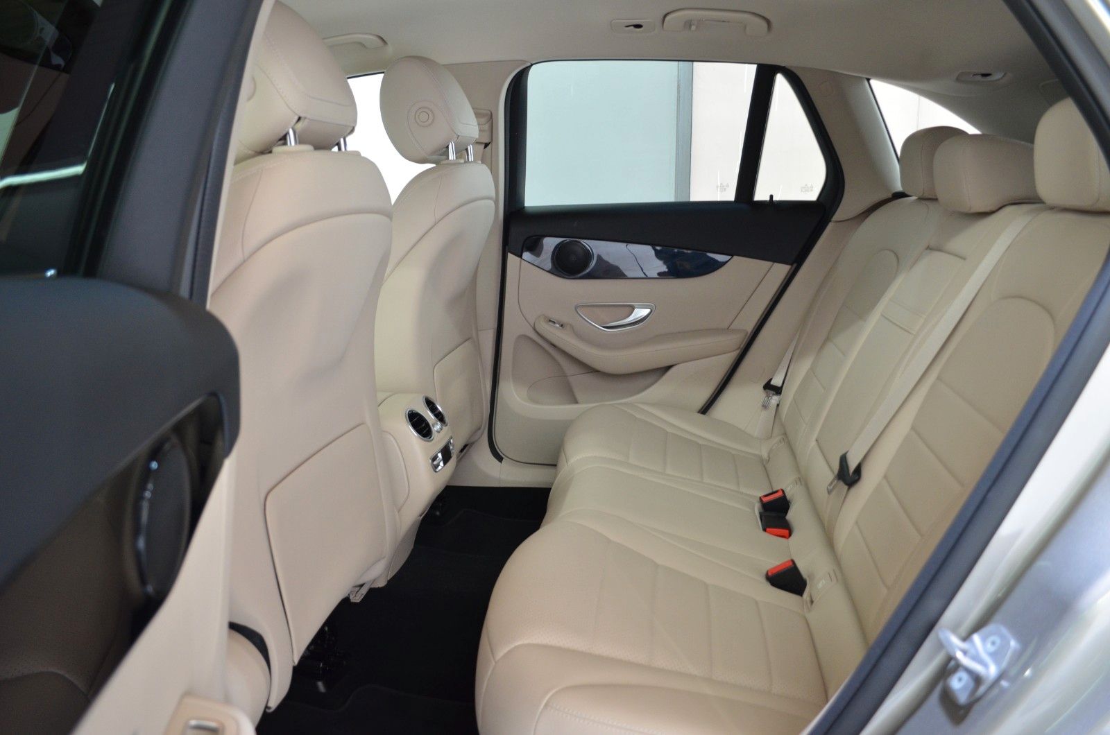 Mercedes-Benz GLC 300 DE 4M"AIRMATIC"DISTR+"AHK"MASSAGE"MBEAM"