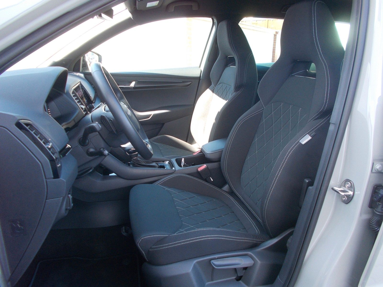 Skoda Karoq  1.5 TSI Sportline*DSG*Navi*LED *360° *AHK