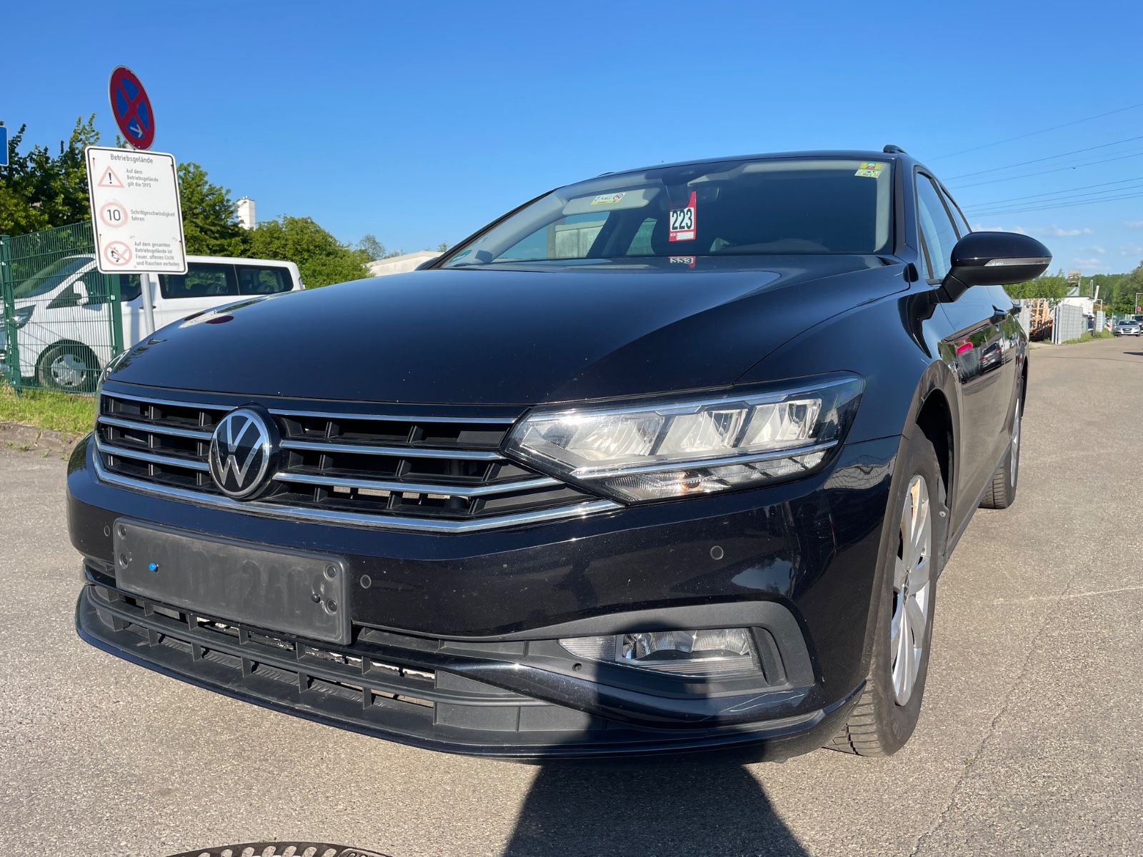 Volkswagen Passat Variant - Samsaru's Car Outlet