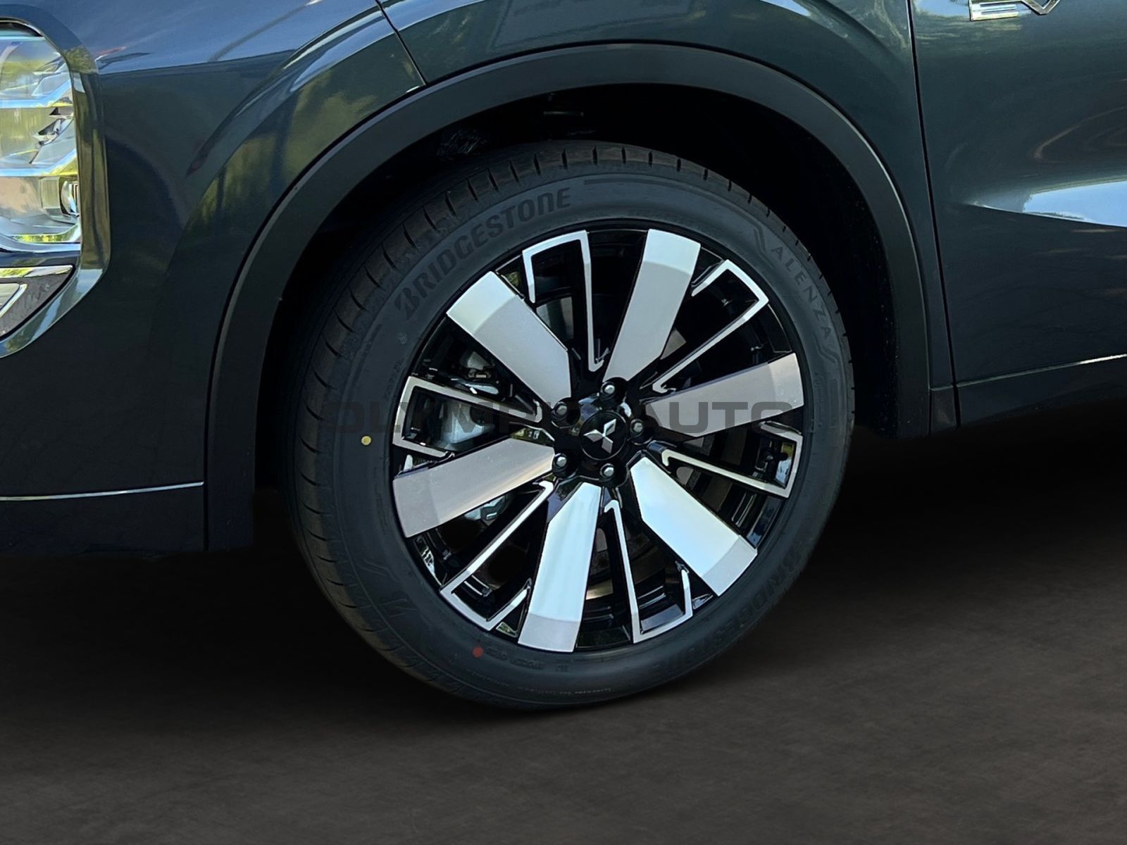 Mitsubishi Plug-In Hybrid Outlander Top  4WD LEDER STANDHZG