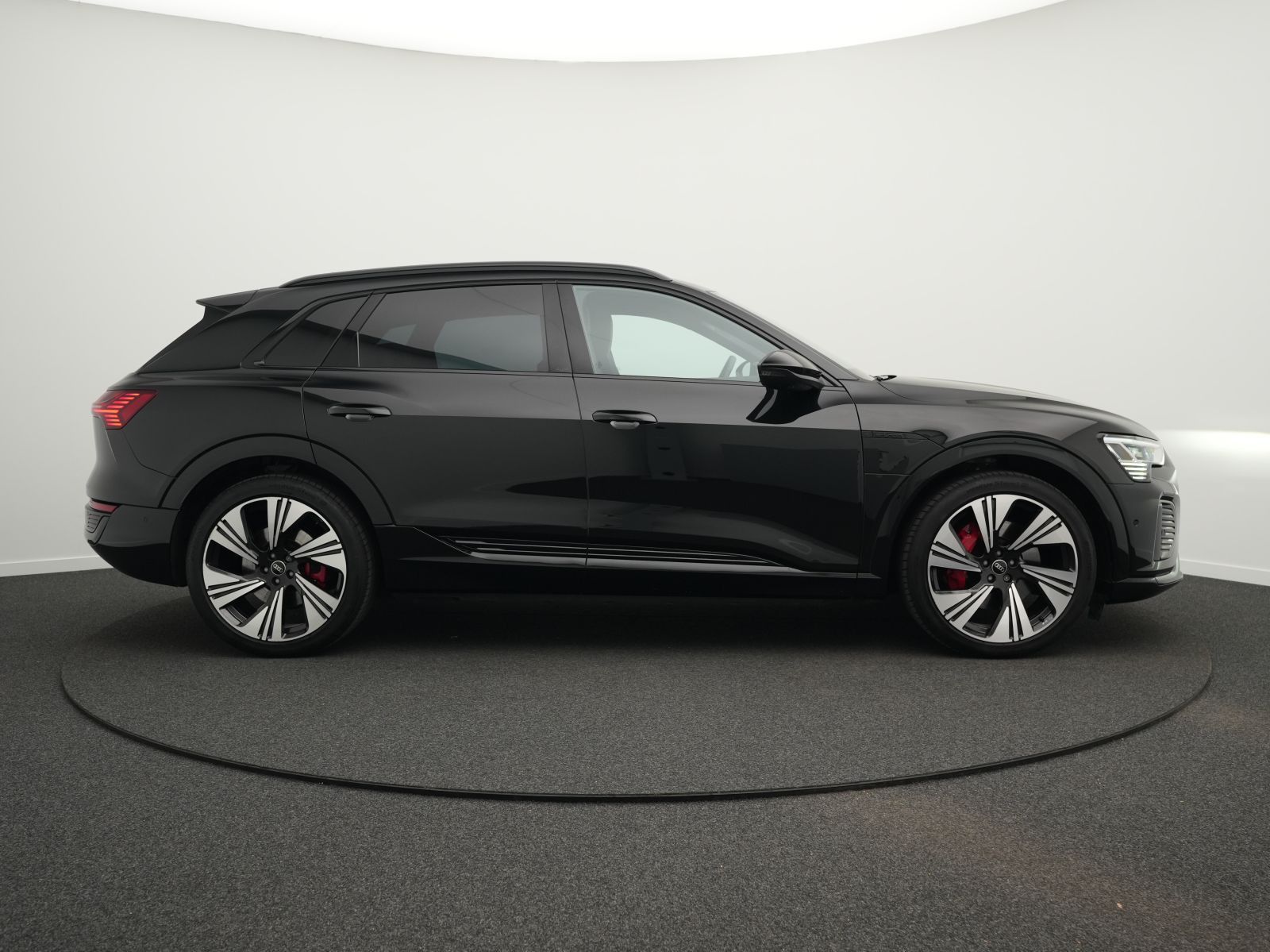 Audi Q8 e-tron S line 55 quattro *Opt.schw*PANO*AHK*
