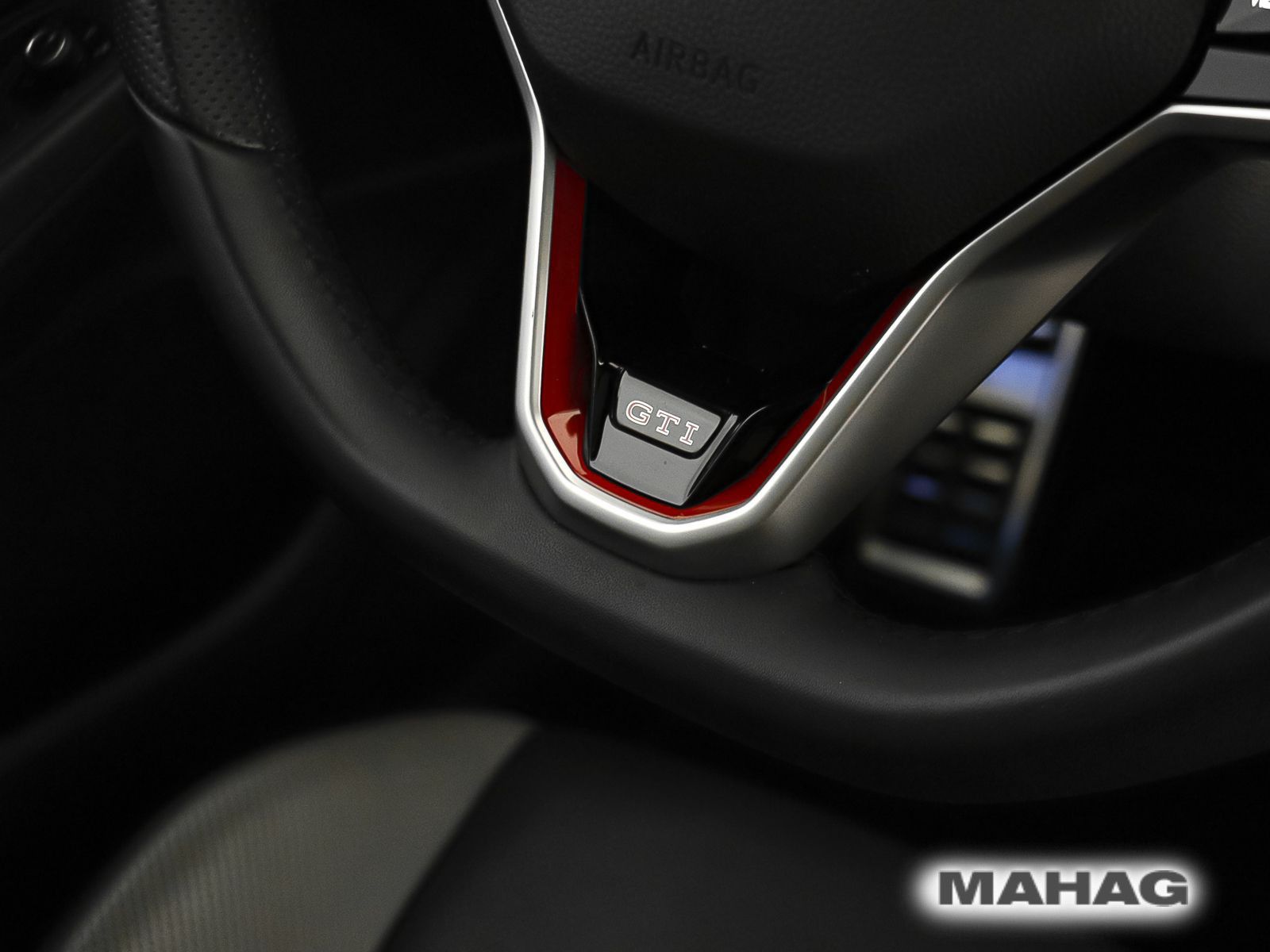 Volkswagen Golf GTI 2.0 TSI LEDER LED+ Navi Pano Standhz DC