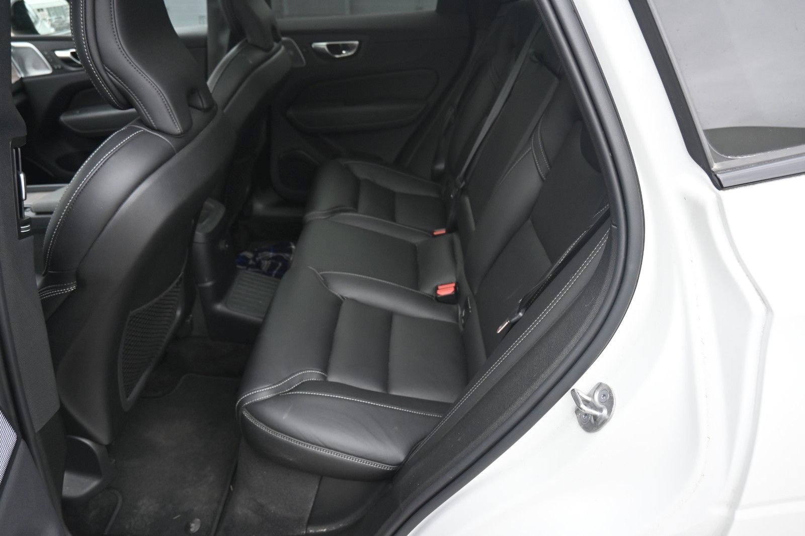 Volvo XC60 T8 PHEV Ultimate Dark*LUFT*360°*ACC*AHK*