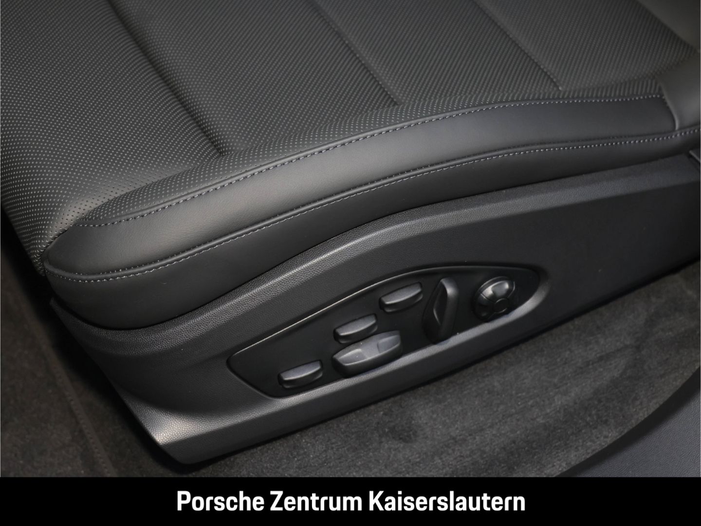 Porsche Macan 4 BOSE Panoramadach LED-Marix InnoDrive