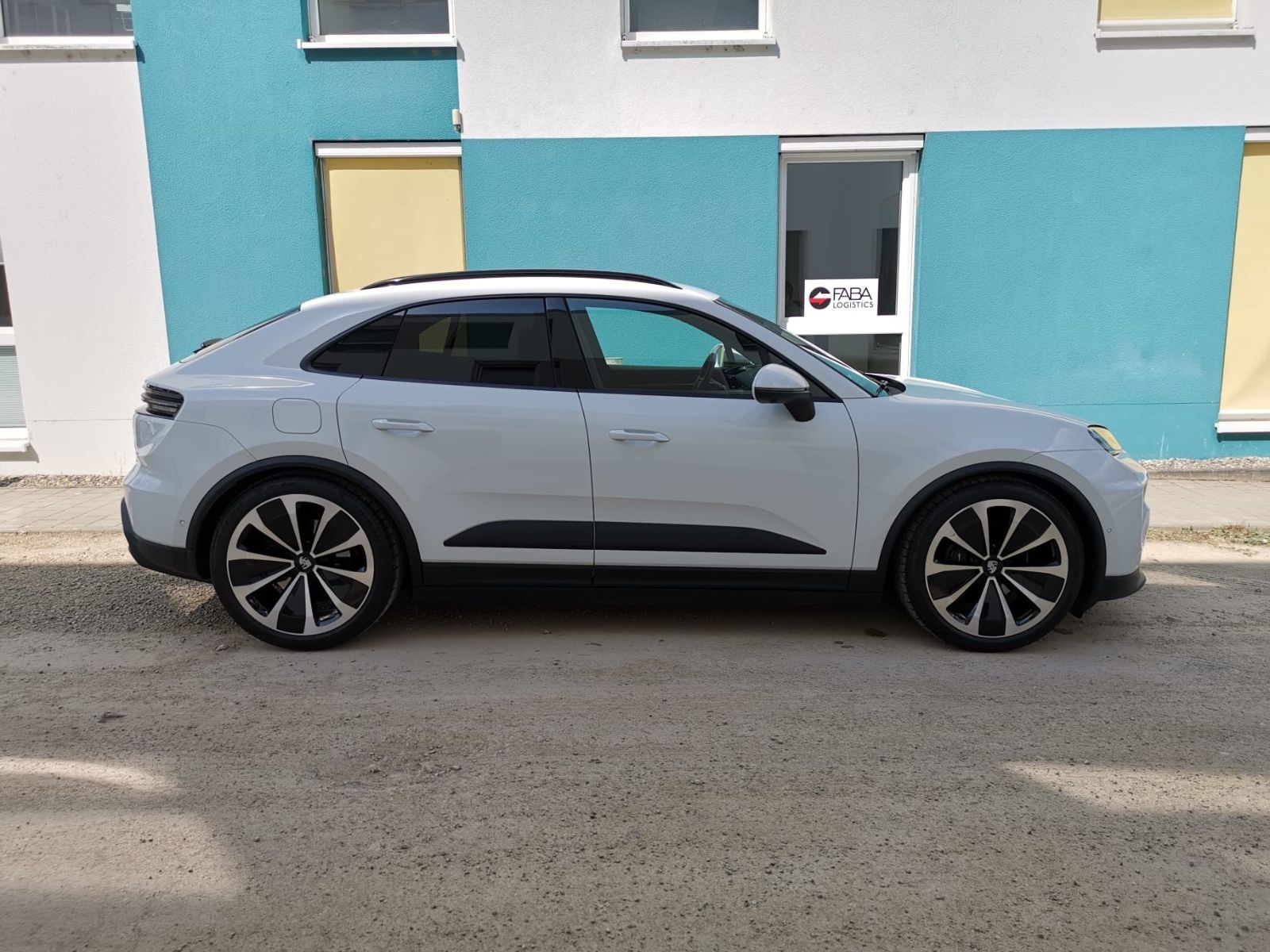 Porsche Macan 4 - Samsaru's Car Outlet