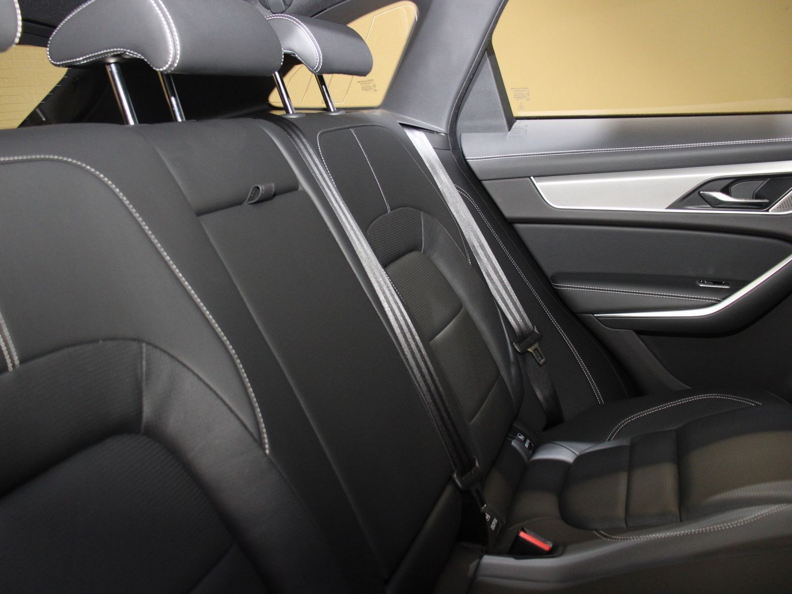Jaguar F-Pace D300 AWD R-Dynamic SE inkl. Winterkomplet