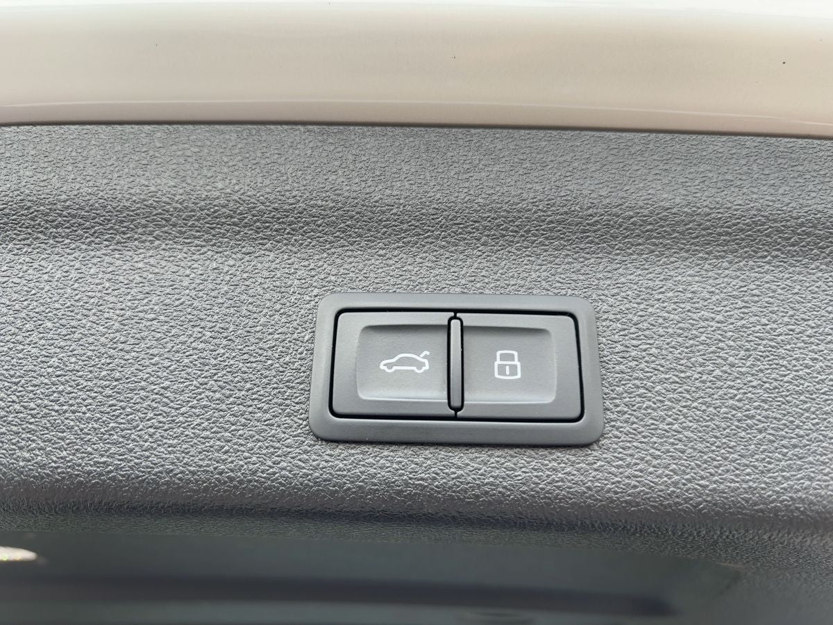 Audi A6 Avant 55 TFSI e Q. sport - Samsaru's Car Outlet