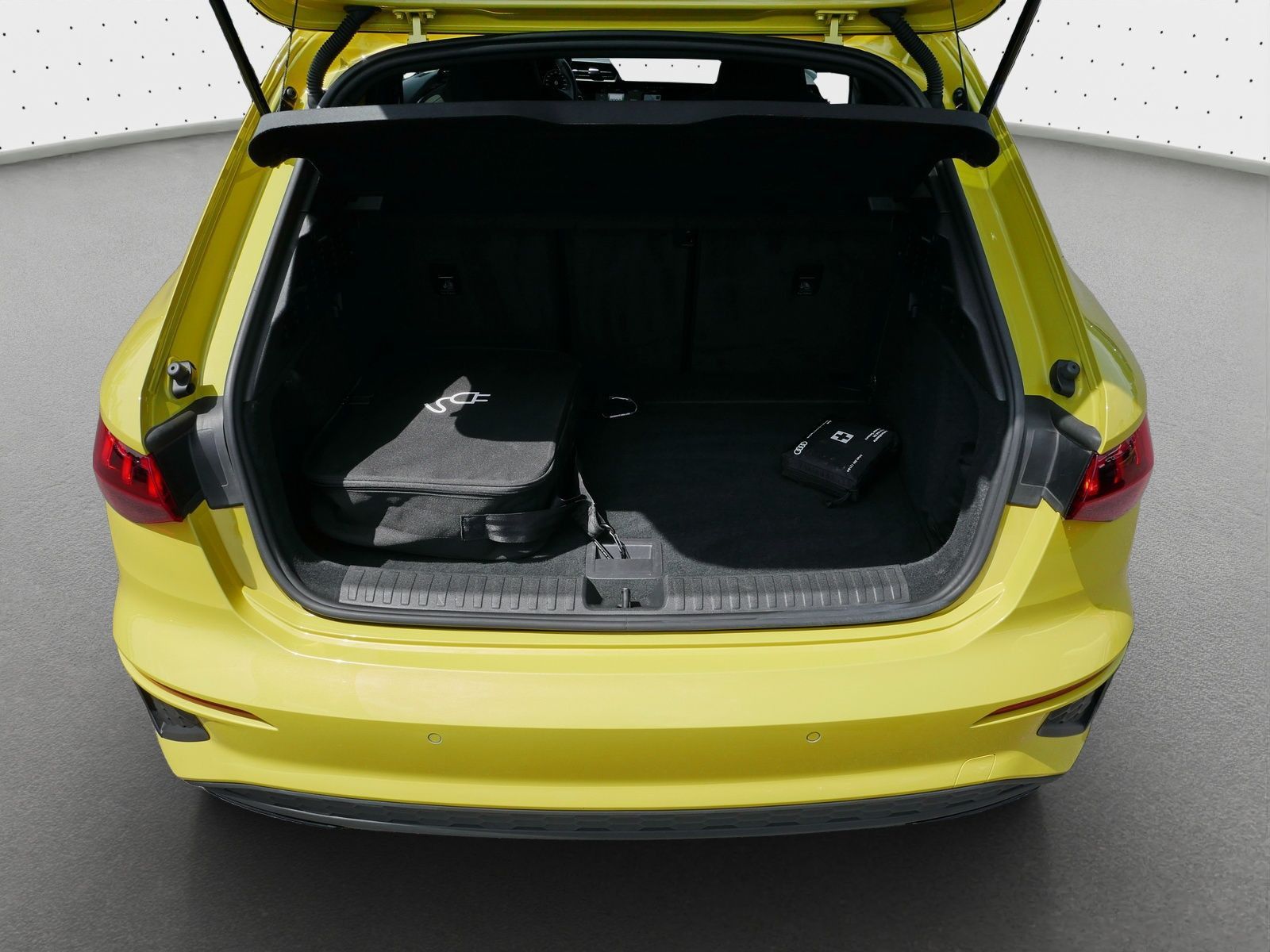 Audi A3 Sportback 40 TFSIe S-line - Samsaru's Car Outlet