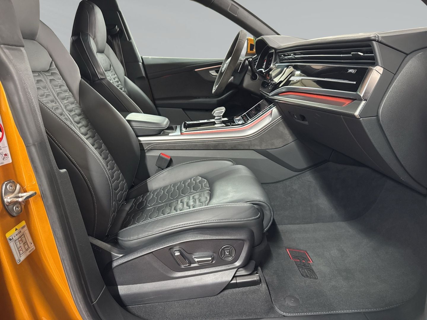 Audi RSQ8 qu tiptro 360°+AHK+HuD+Keramik+Pano+Sthz