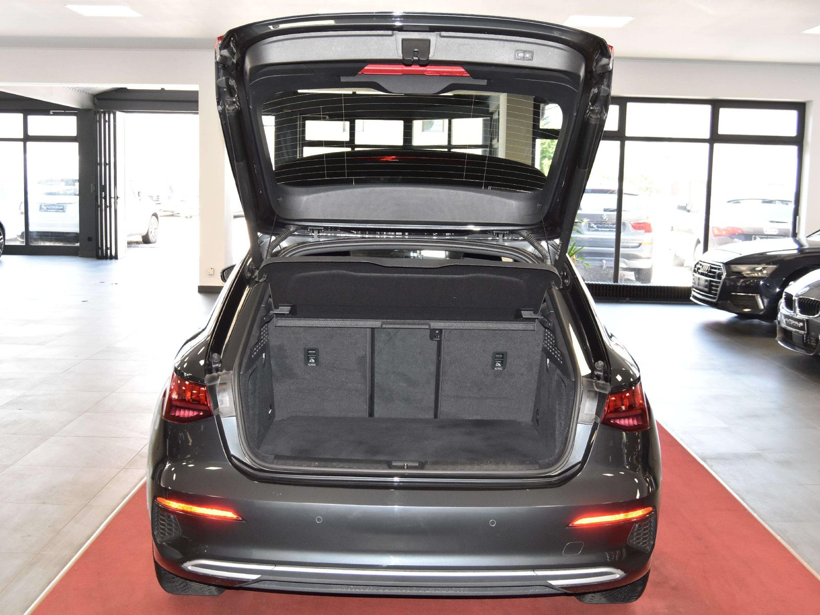 Audi A3 35 TFSI 19ZOLL S-Line 1HAND ACC LED ADVANCED