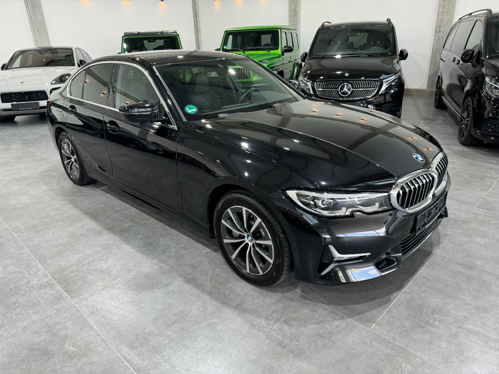 BMW 330 e Luxury Line Individual - Samsaru's Car Outlet