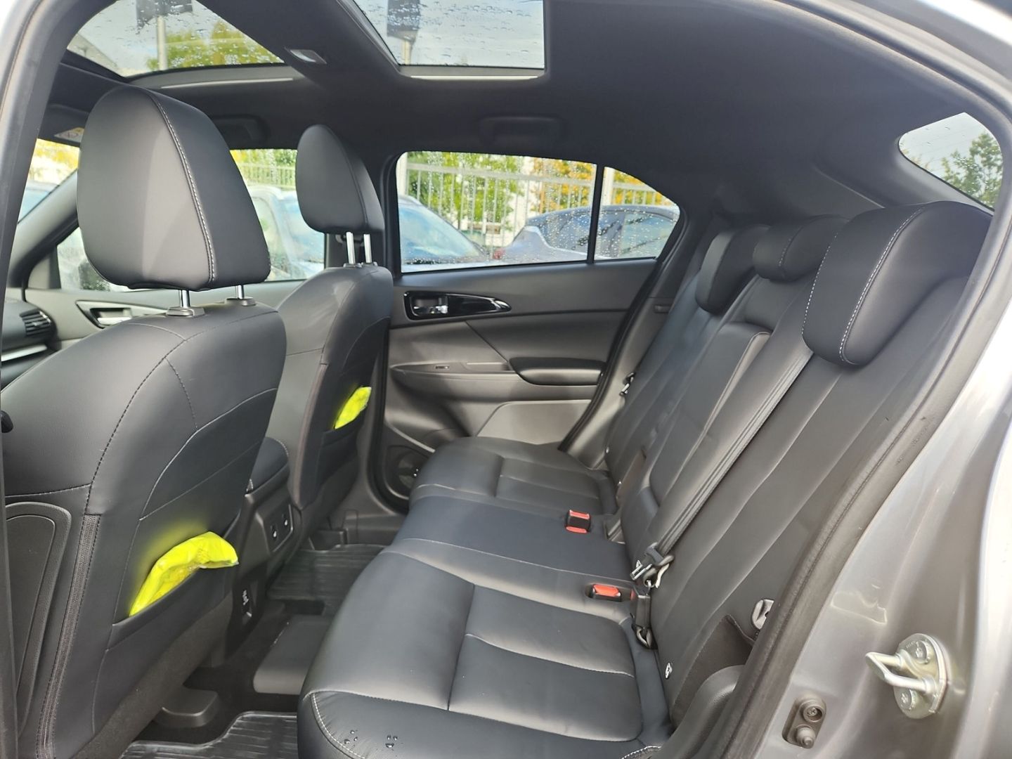 Mitsubishi Eclipse Cross Plug-In Hybrid Top Pano Leder Head