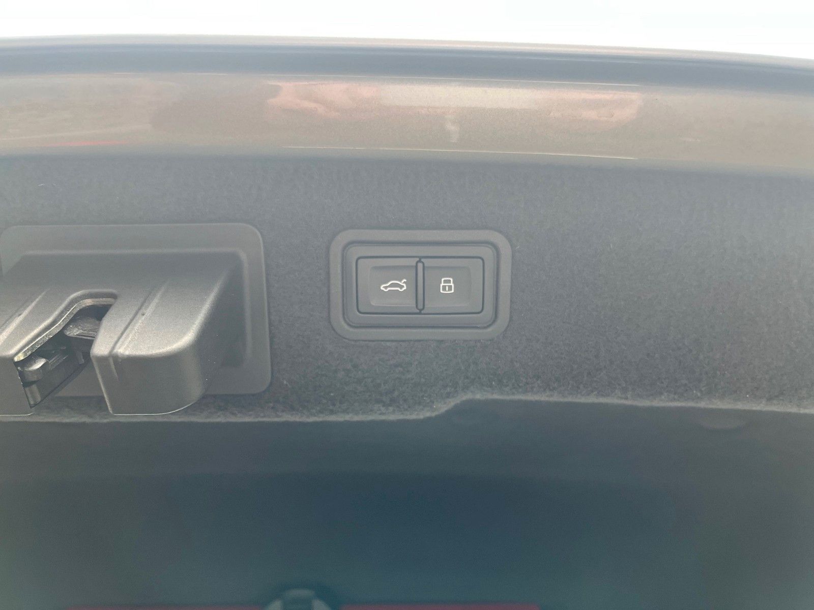 Audi A8 60 TFSI quattro - Samsaru's Car Outlet