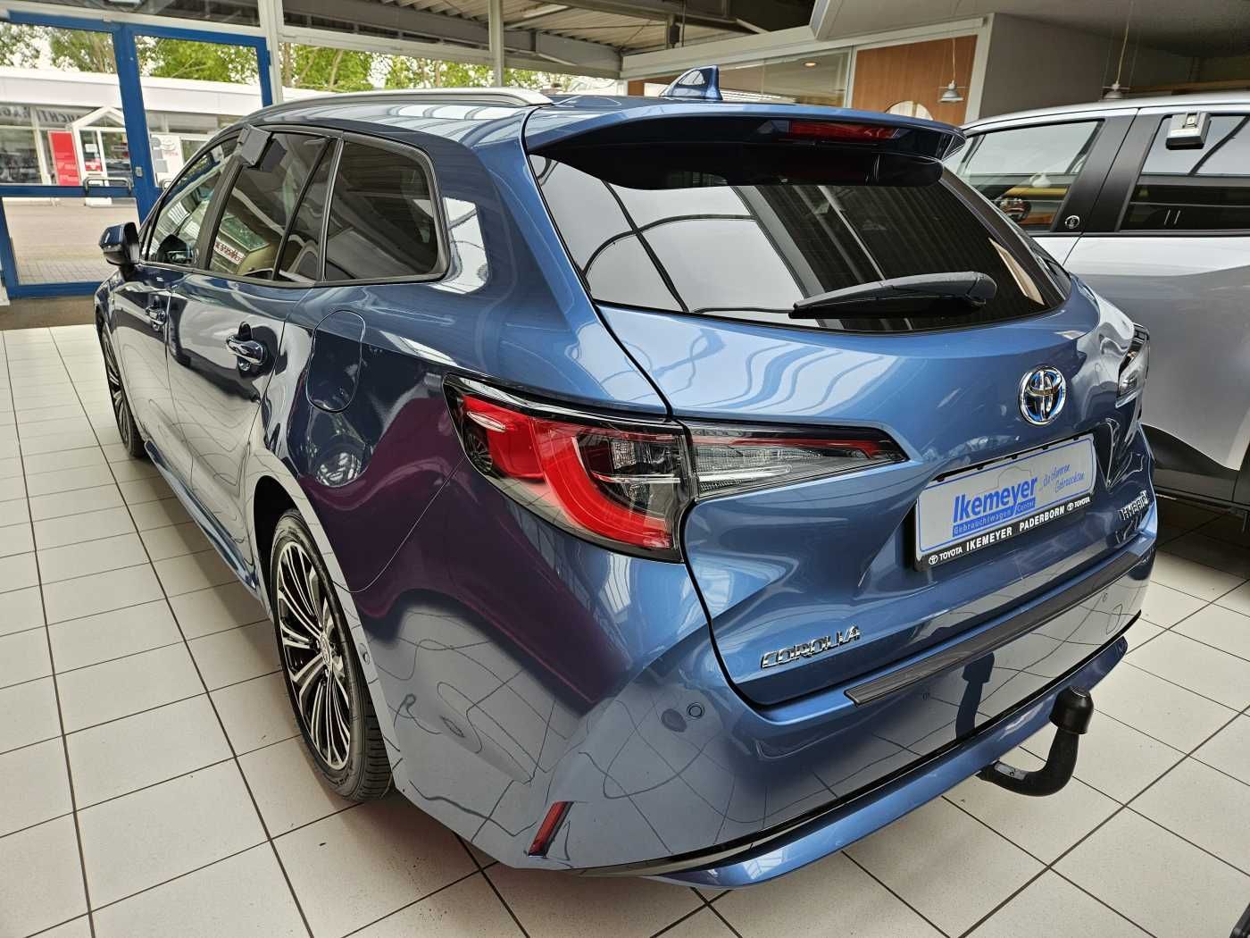Toyota Corolla Touring Sports 1.8 Hybrid - Samsaru's Car Outlet