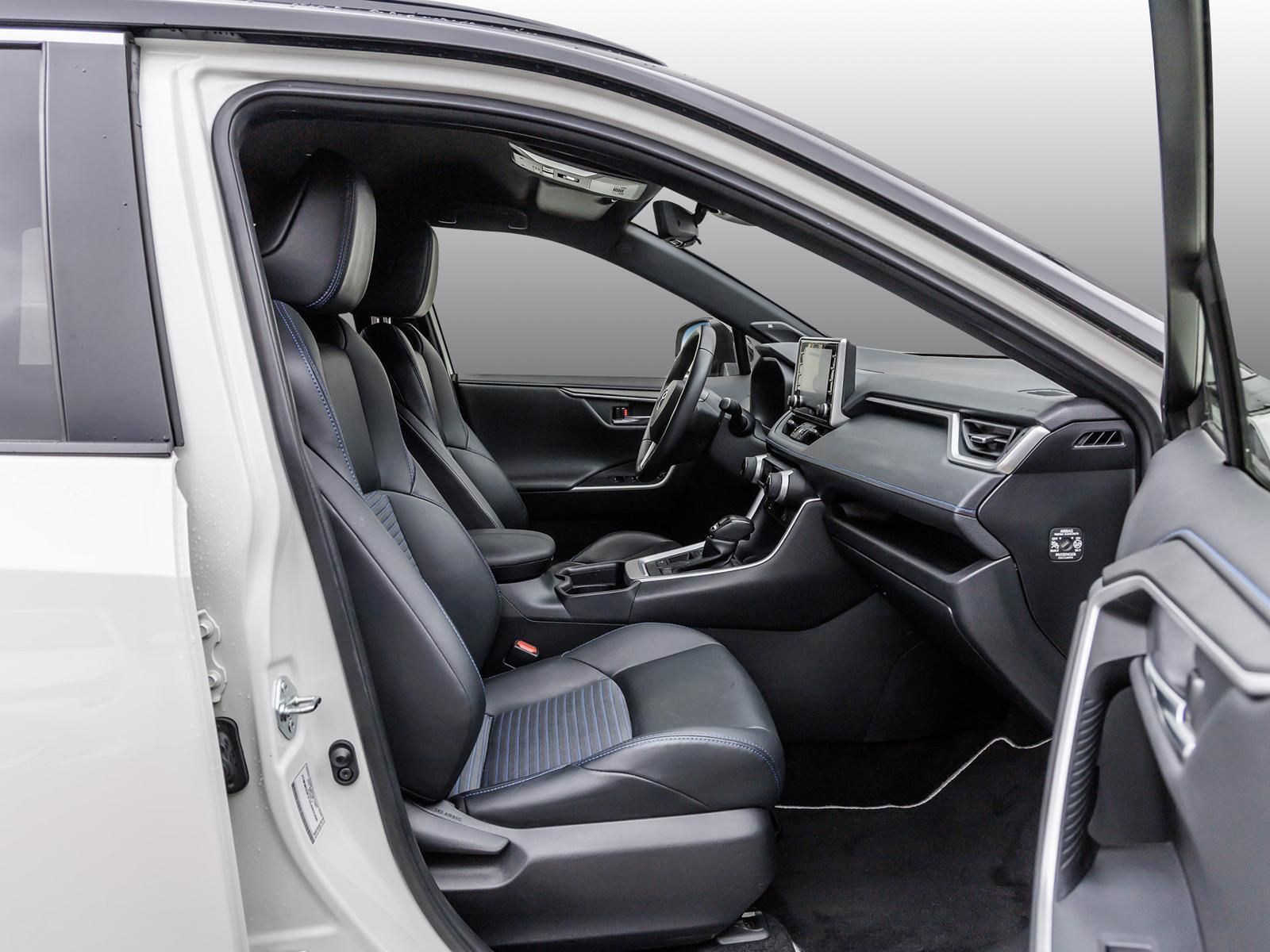 Toyota RAV 4 2.5 Hybrid Style Selection - Samsaru's Car Outlet