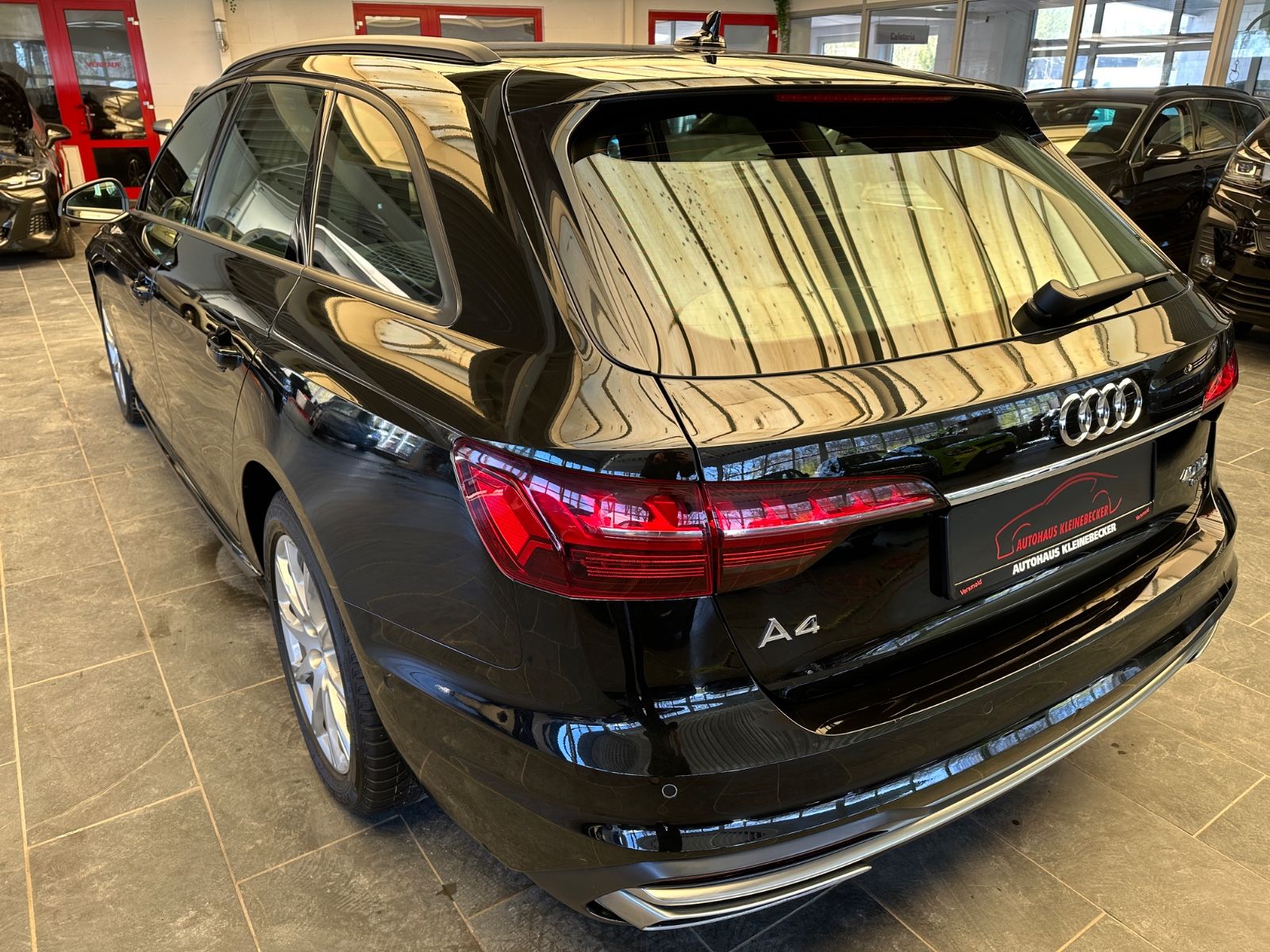 Audi A4 Avant 40 TDI quattro advanced AHK LEDER