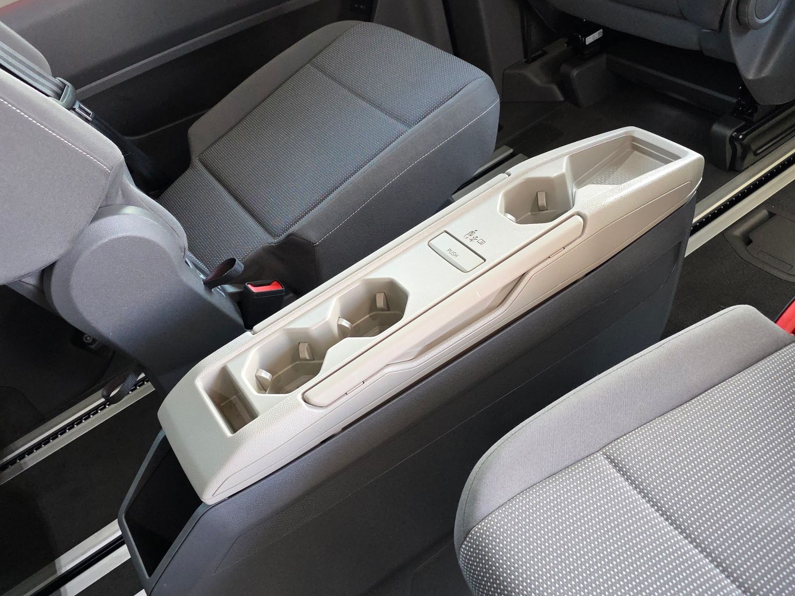 Volkswagen T7 Multivan 2.0 TDI DSG Lang - Samsaru's Car Outlet