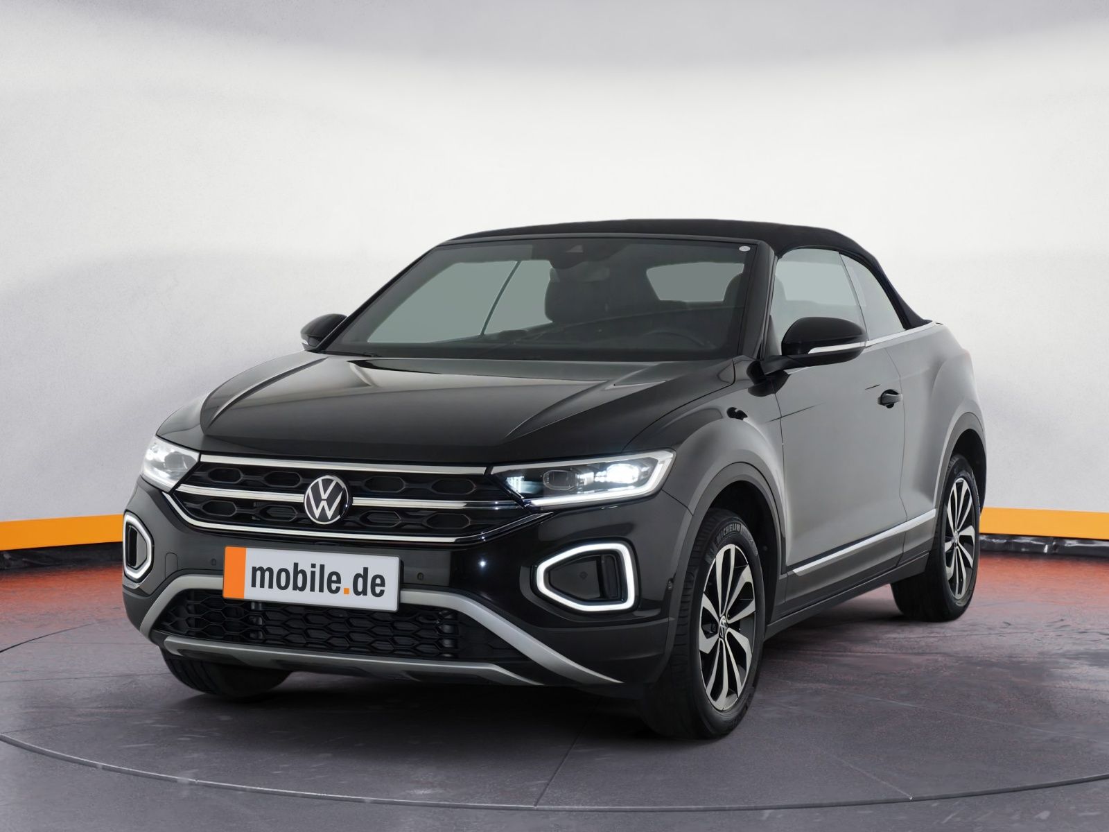 Volkswagen T-Roc Cabriolet Style 1.5 TSI DSG - Samsaru's Car Outlet