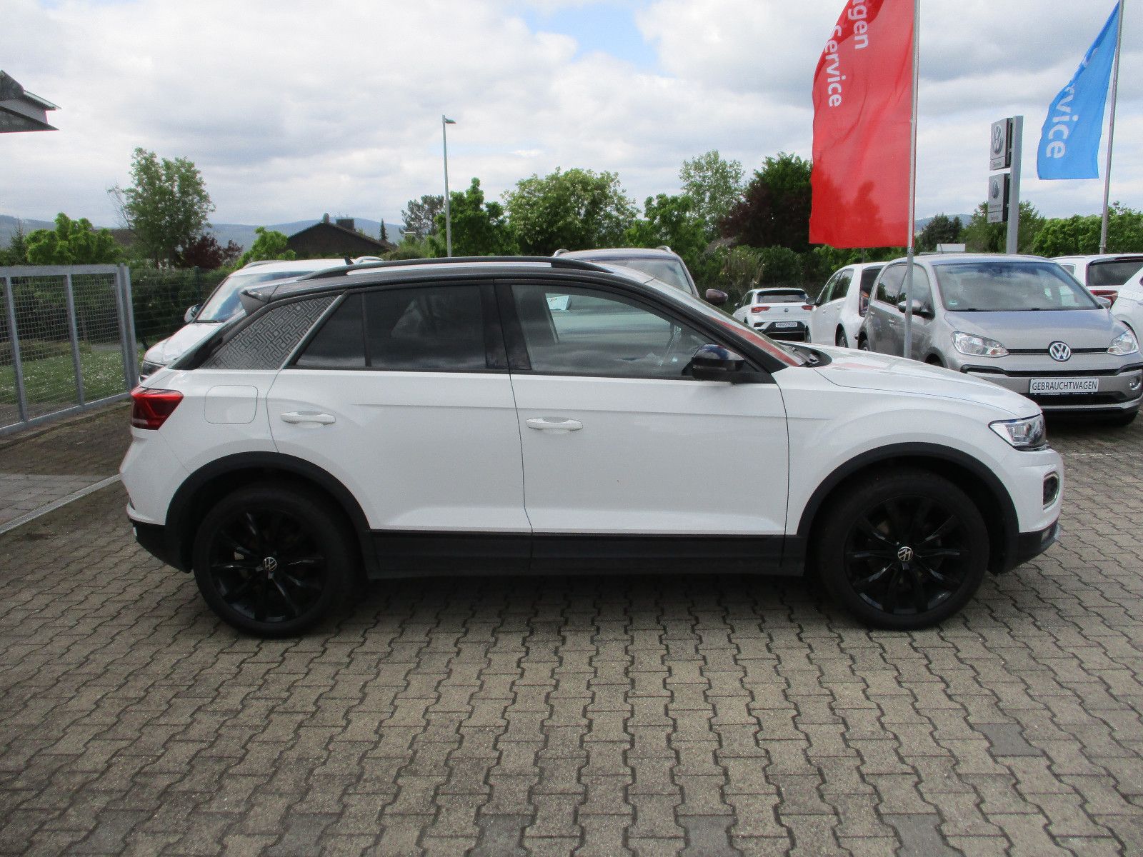Volkswagen T-Roc Sport - Samsaru's Car Outlet