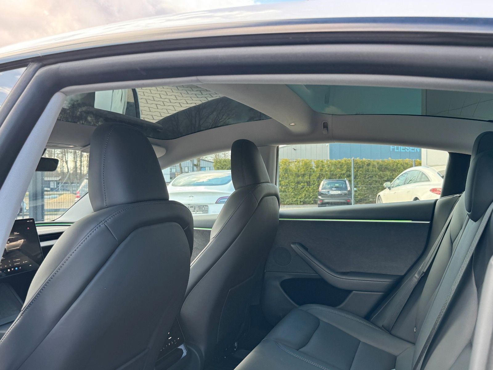 Tesla MODEL 3 HIGHLAND LR AWD | HW4 | TOW PACKAGE |