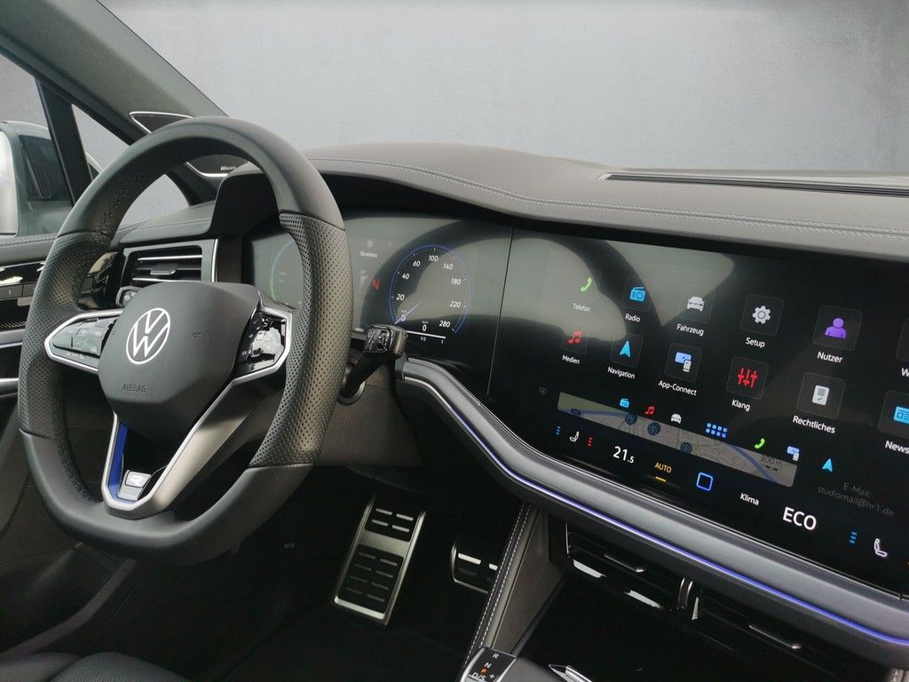 Volkswagen Touareg 3.0 TSI eHybrid 340 kW 4M R Tipronic - Samsaru's Car Outlet