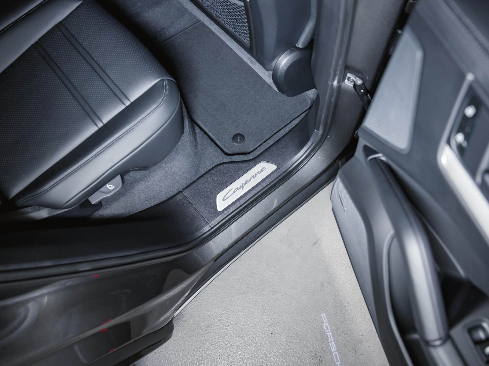 Porsche Cayenne E-Hybrid Sportabgasanlage Sportlenkrad