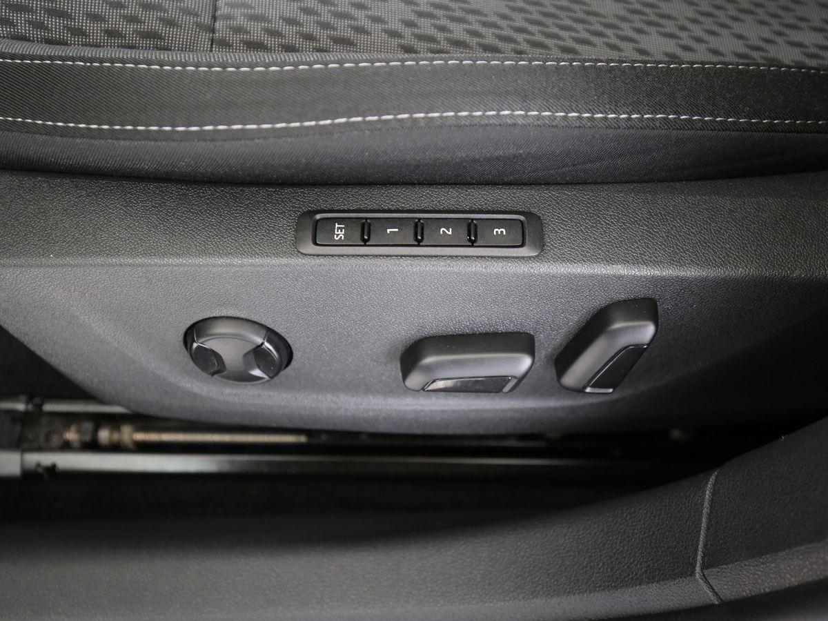 Skoda Octavia Combi Style iV - Samsaru's Car Outlet