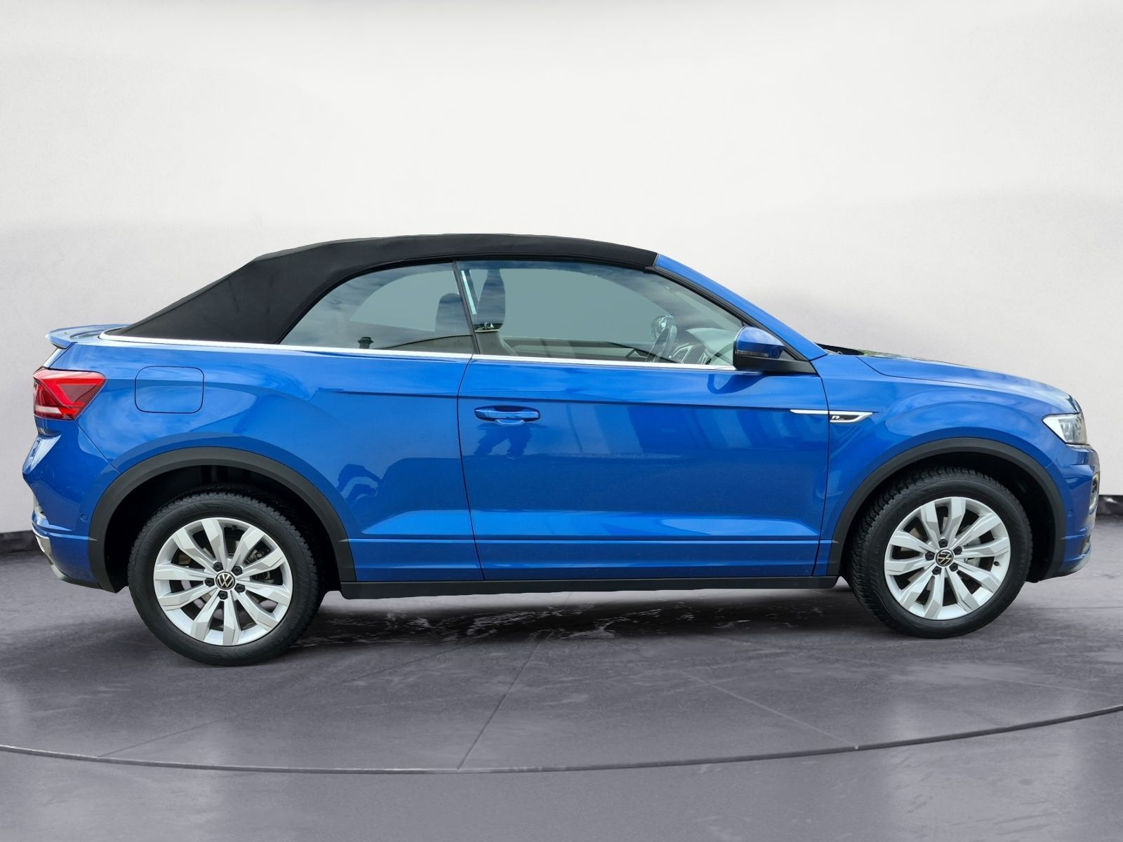 Volkswagen T-Roc R-Line - Samsaru's Car Outlet