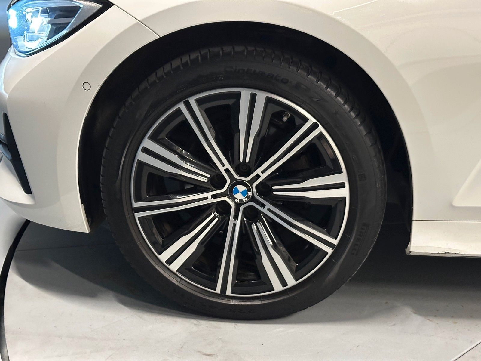 BMW 320d xDrive Sport Line - Samsaru's Car Outlet
