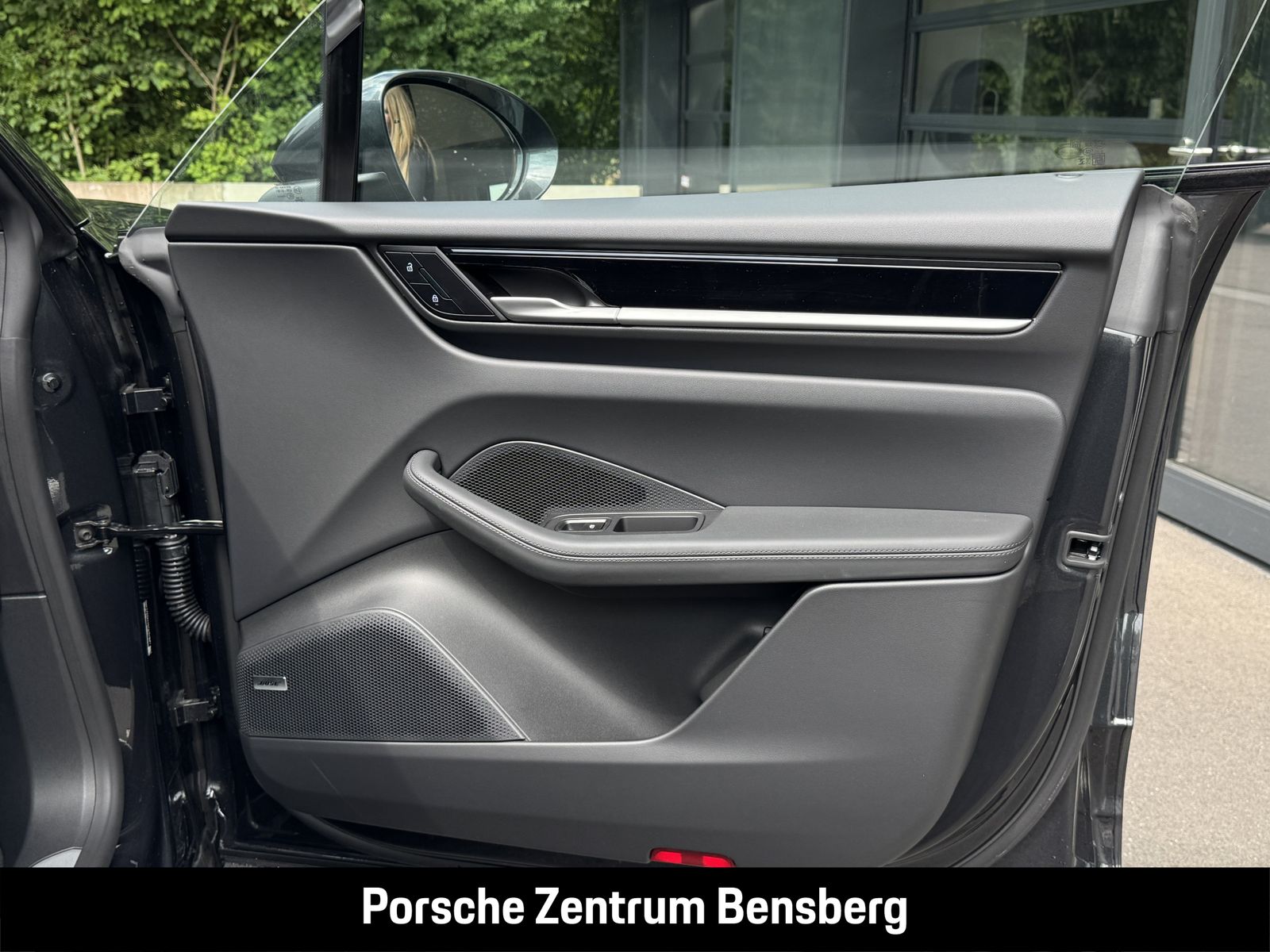 Porsche Macan Electric 4