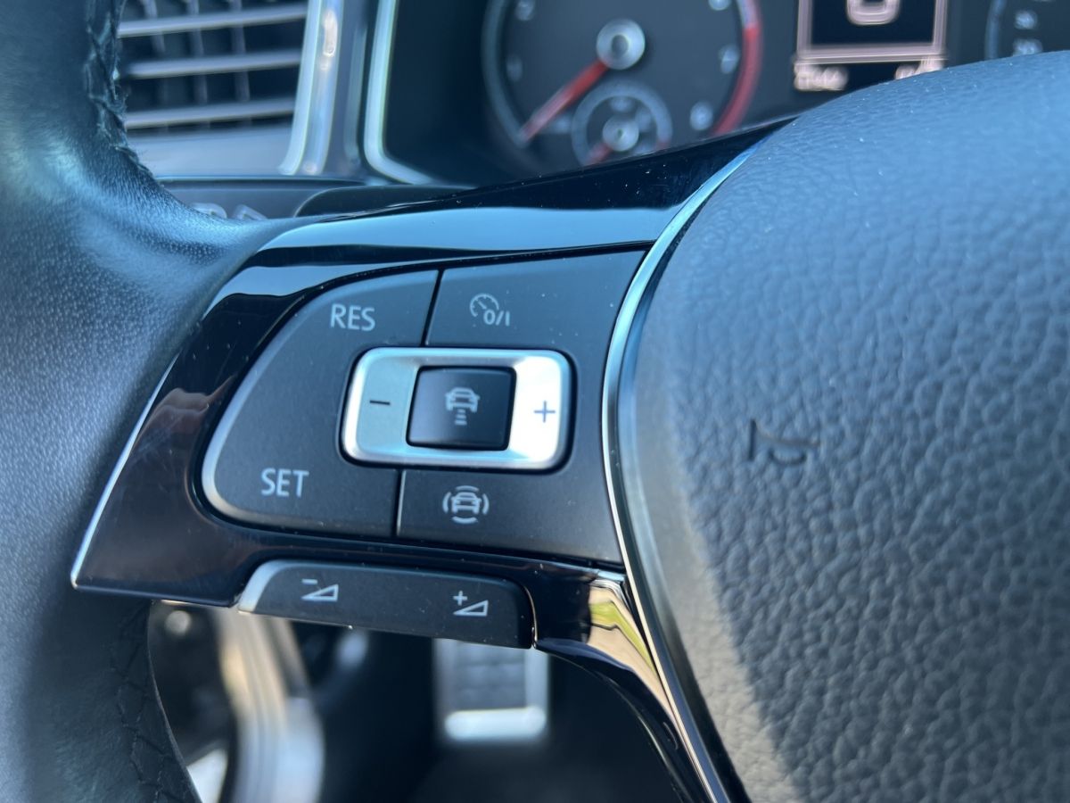 Volkswagen T-ROC Sport 1.5 TSi DSG - Samsaru's Car Outlet