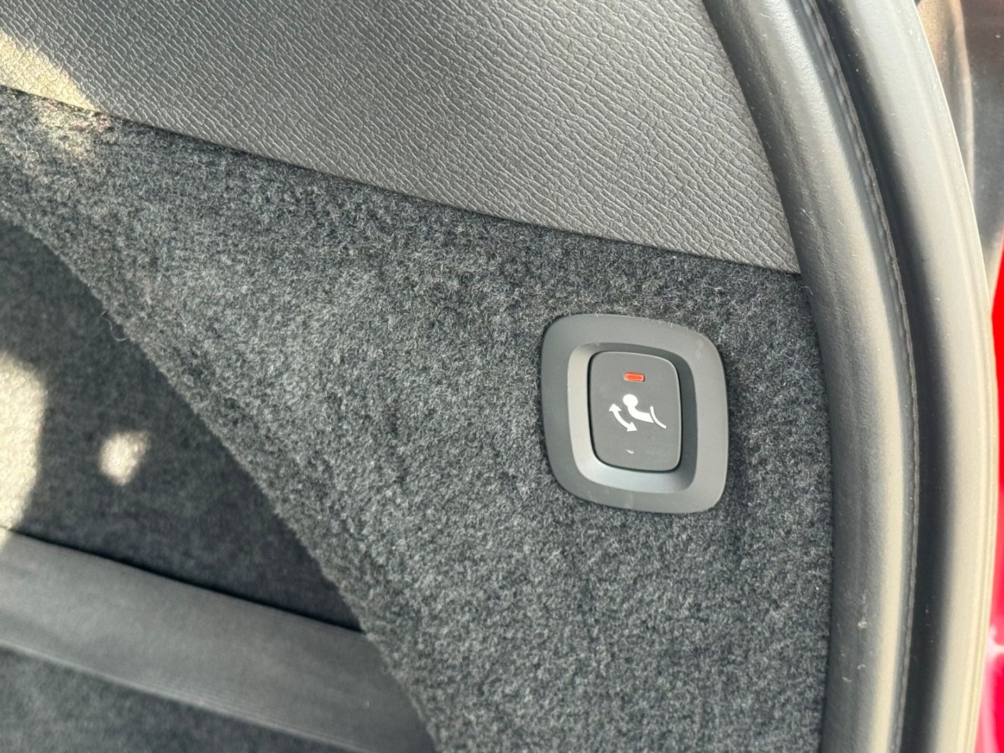 Volvo XC90 T8 Recharge Plus Dark Sitzlüftung AWD 7-Stz