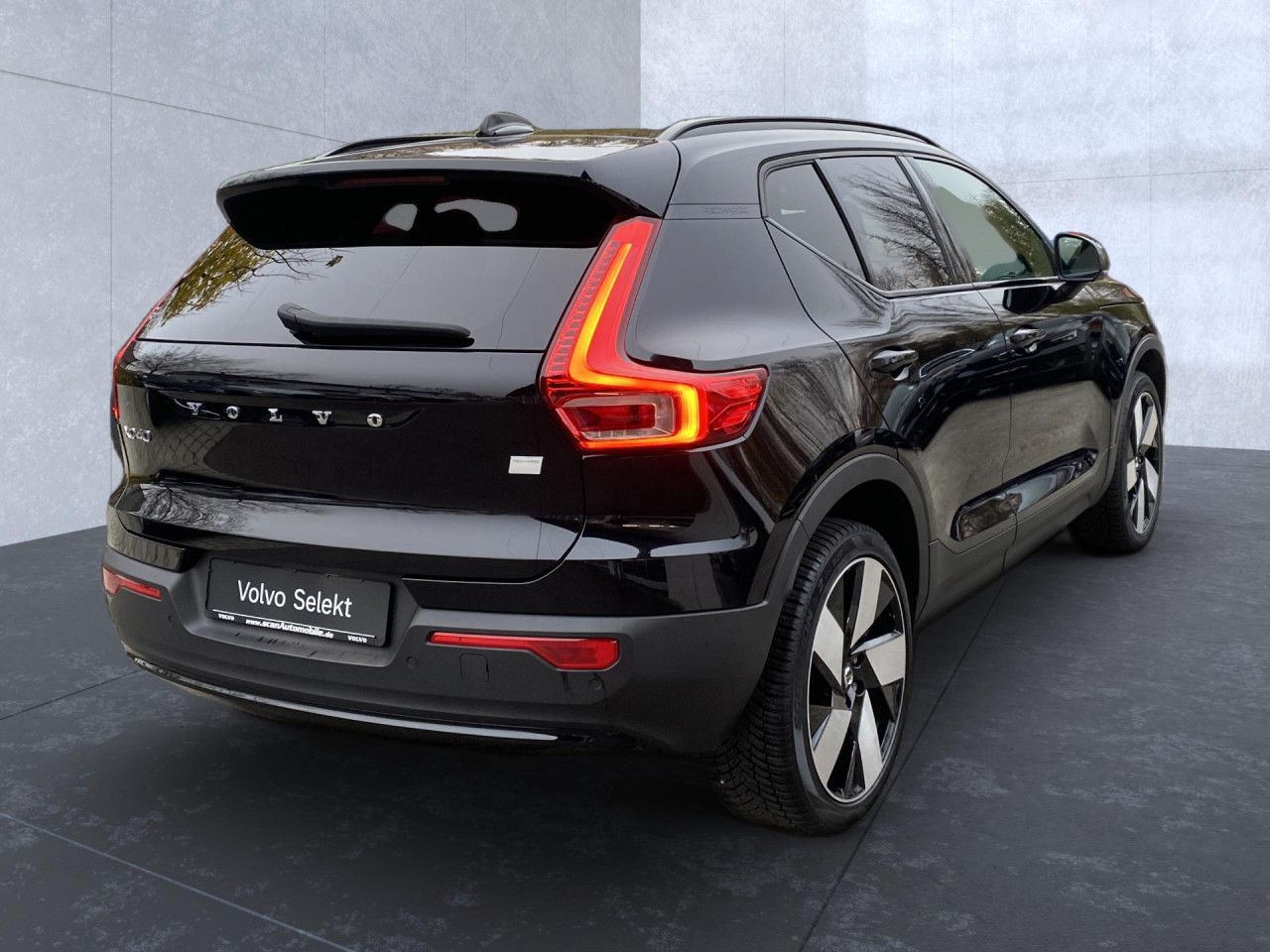 Volvo XC 40 Plus Recharge Pure Electric 2WD Bluetooth