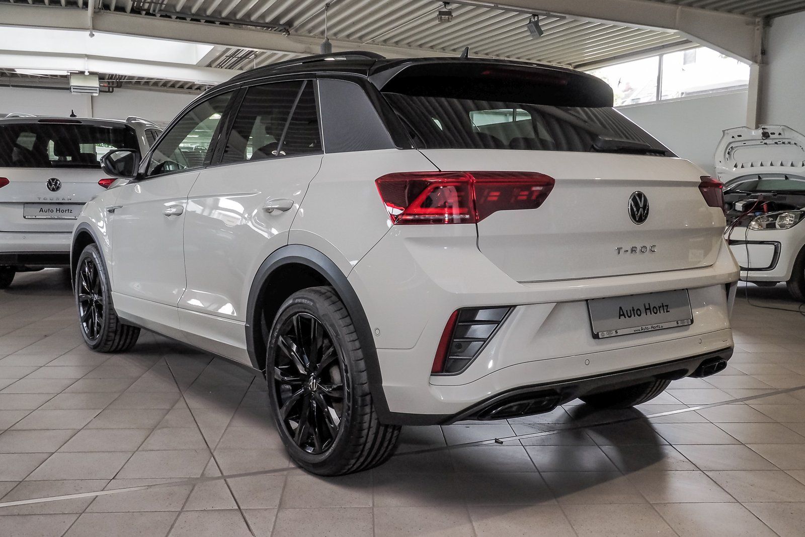 Volkswagen T-Roc R-Line 1.5 TSI - Samsaru's Car Outlet