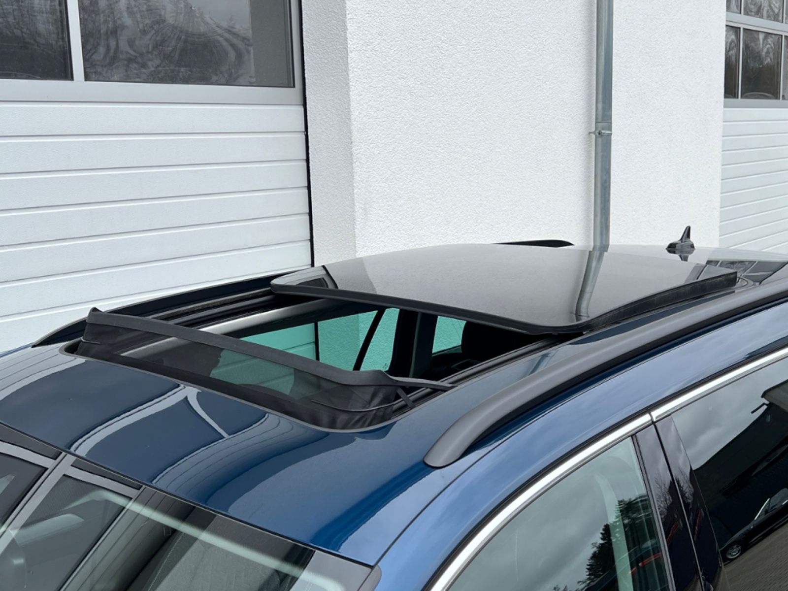 Volkswagen Passat 2.0 TDI - Samsaru's Car Outlet