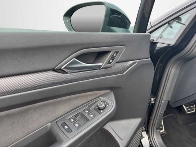 Volkswagen Golf VIII 1.5 eTSI R-Line LED+/App/ACC/360°
