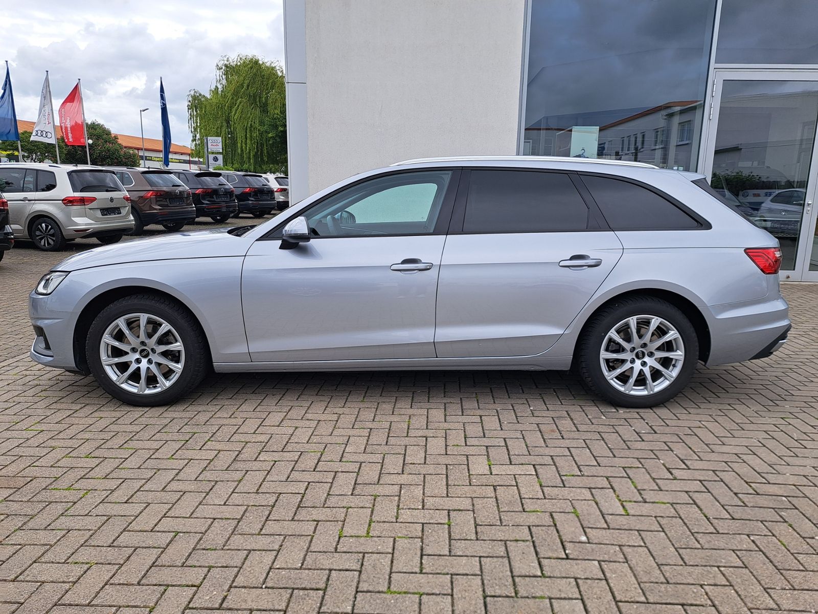 Audi A4 Avant 35 TDI - Samsaru's Car Outlet