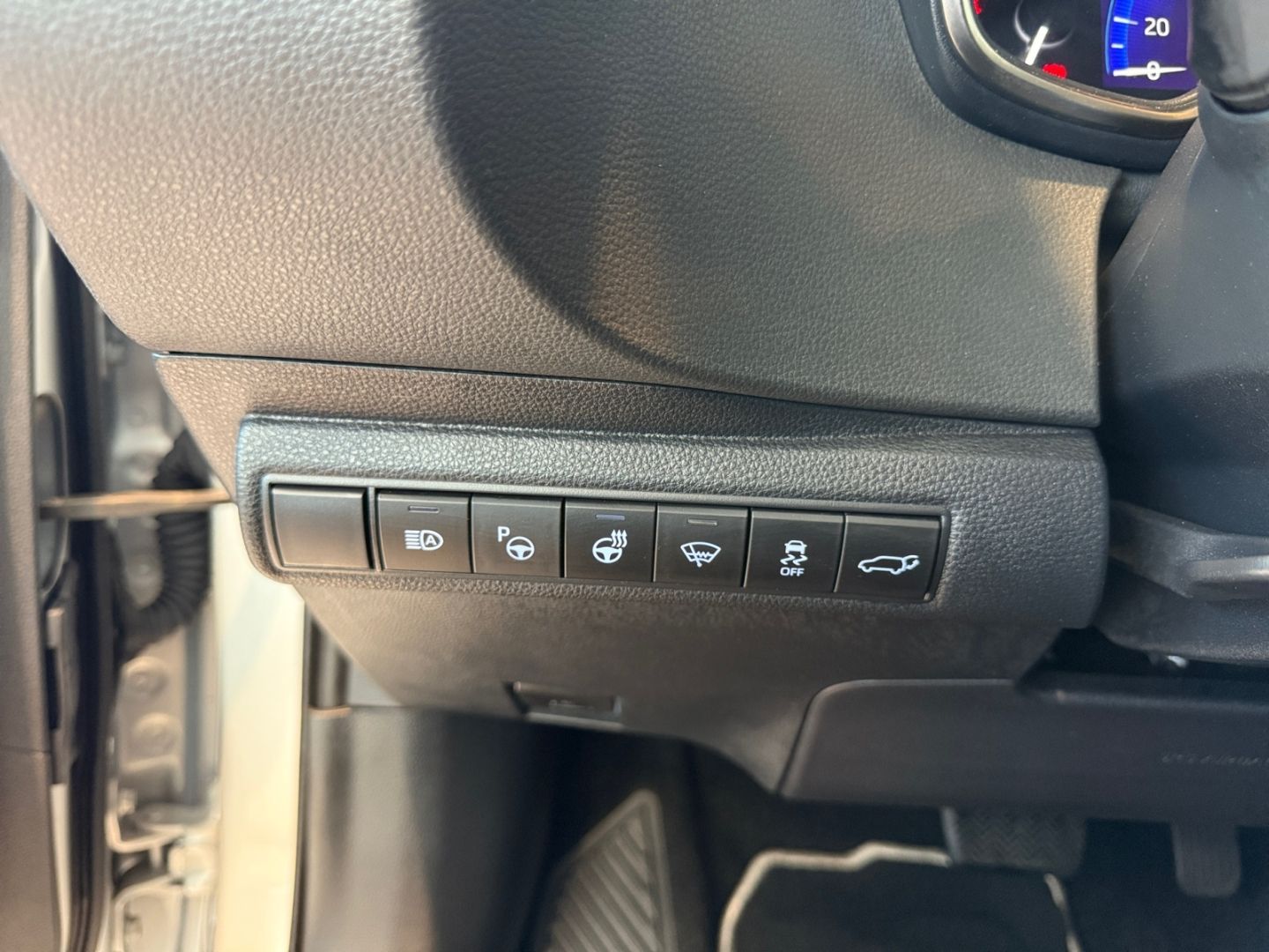 Toyota Corolla 2.0 Hybrid TS Lounge - Samsaru's Car Outlet