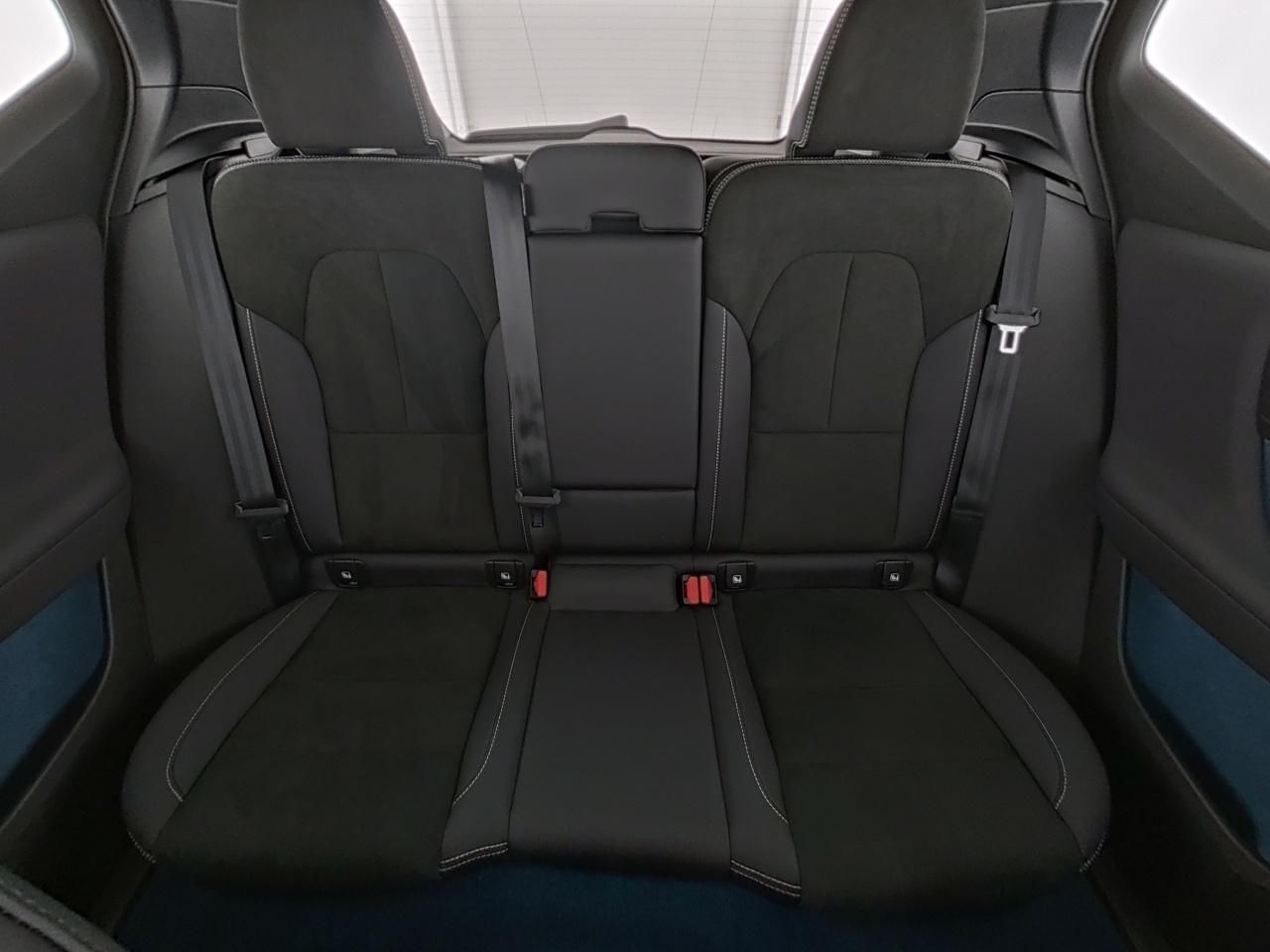 Volvo XC40 PURE ELECTRIC ULTIMATE AHK+LM 20''+MET+360°