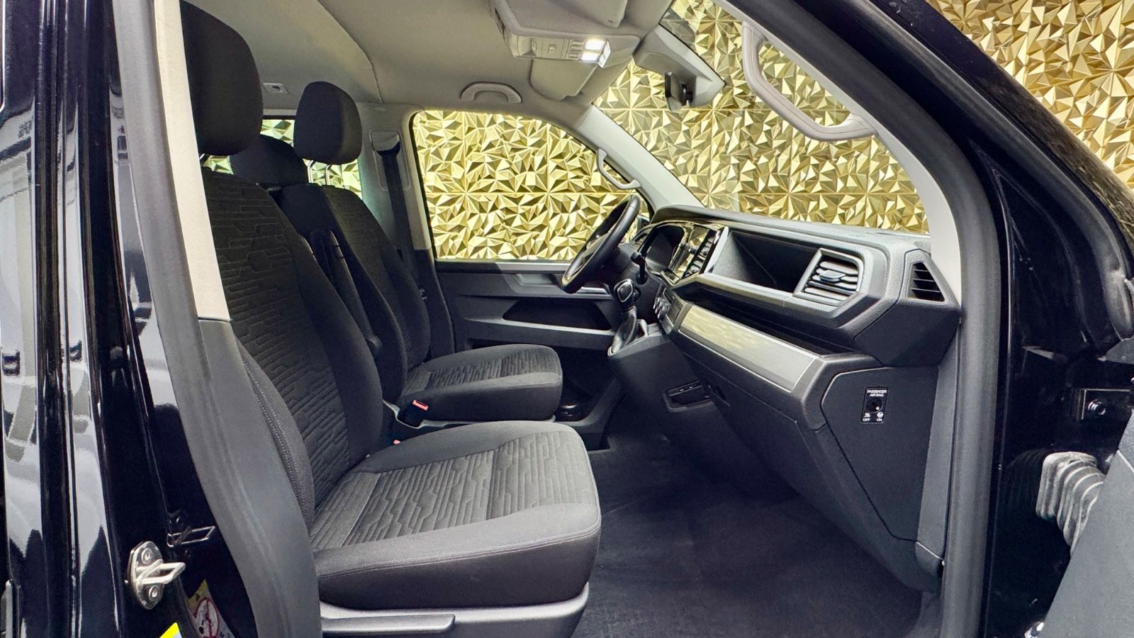 Volkswagen T6.1 Multivan Comfort - Samsaru's Car Outlet
