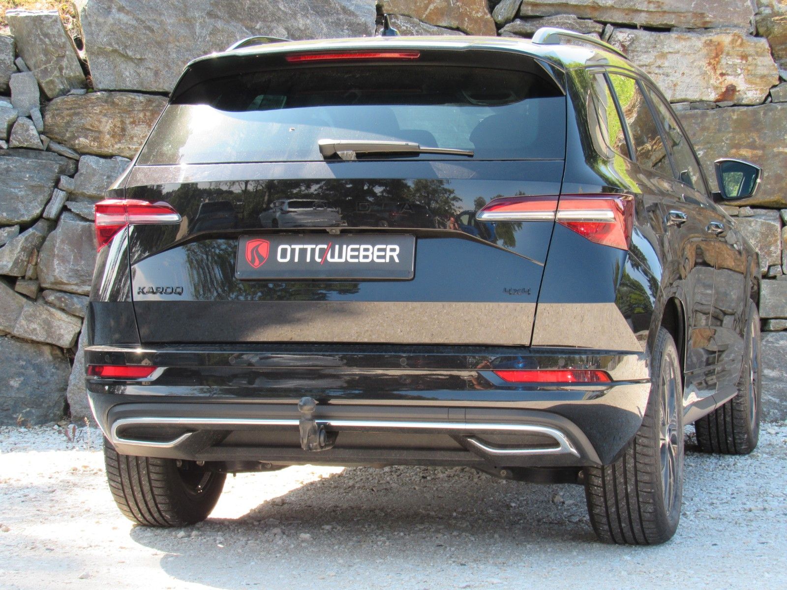 Skoda Karoq 2.0l TDI DSG 4x4 Sportline AHK 360° CANTON