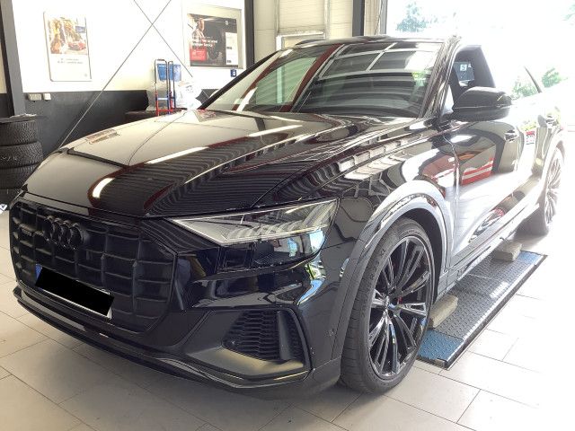 Audi Q8 55 TFSI quat. S line - Samsaru's Car Outlet