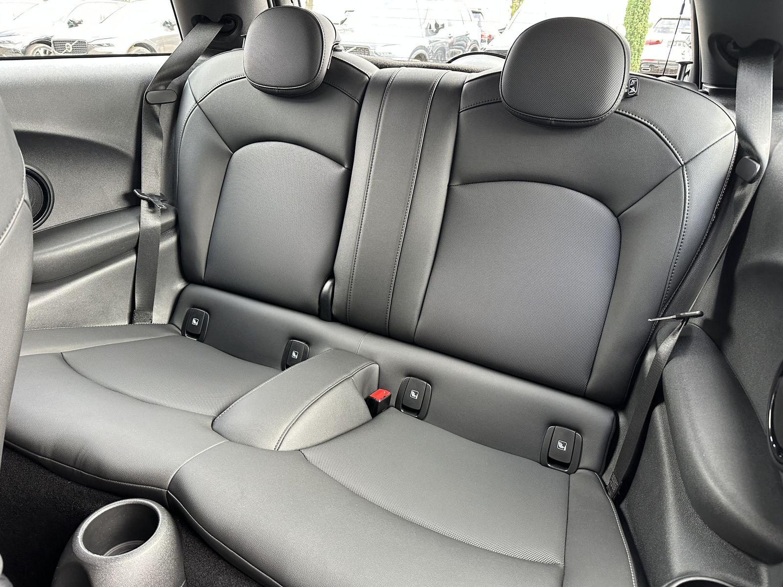 MINI Cooper SE Classic Trim Black - Samsaru's Car Outlet