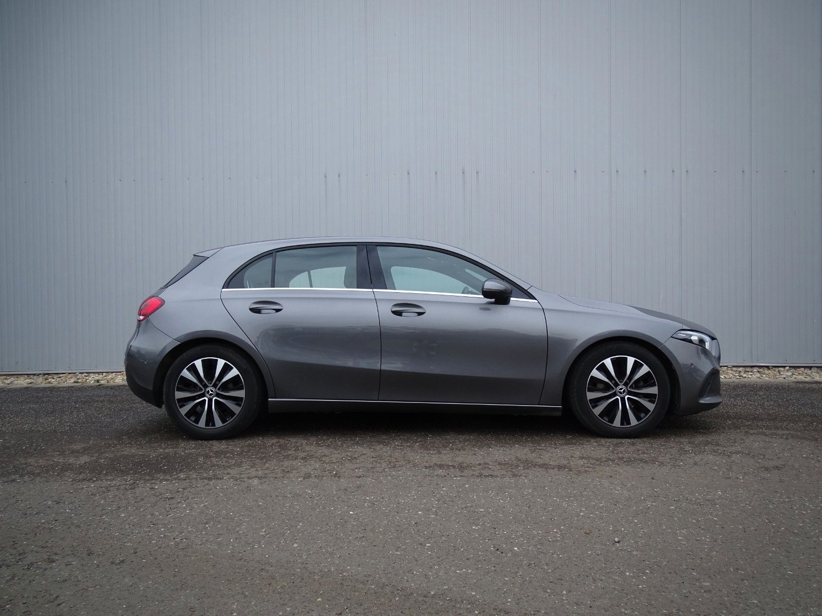 Mercedes-Benz A 180 BUSINESS LINE - Samsaru's Car Outlet