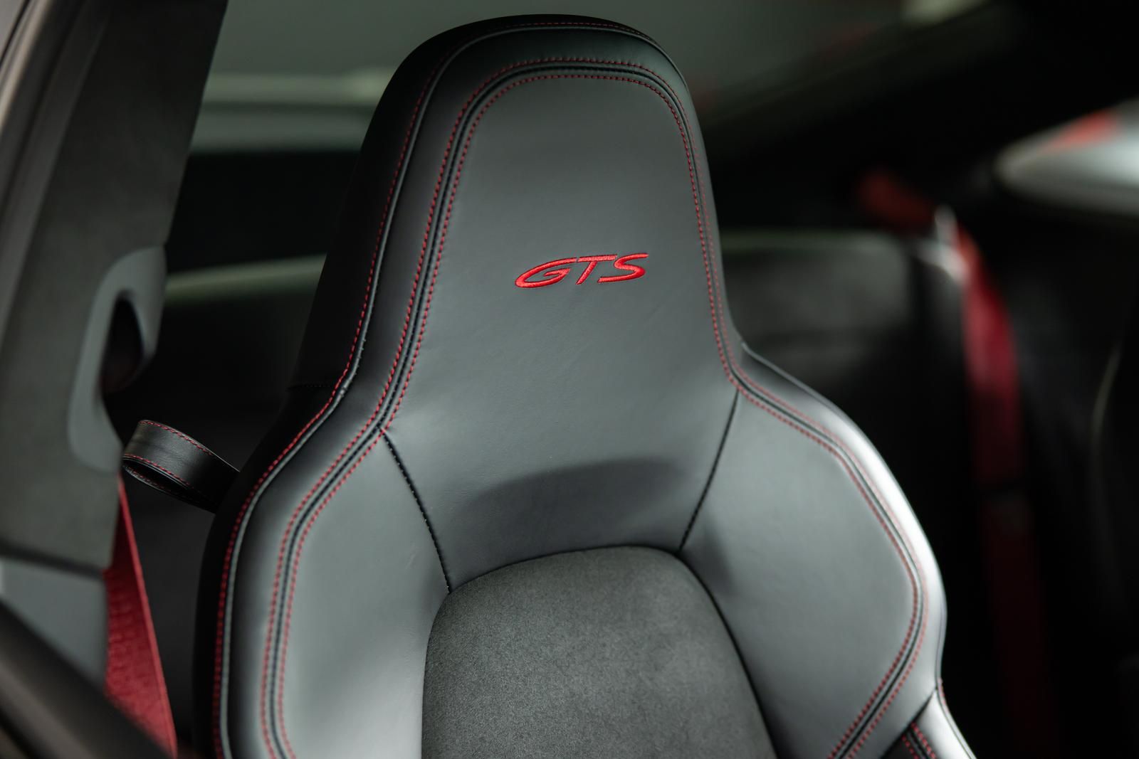Porsche 911 Carrera 4 GTS Coupe PDLS+ BOSE PANO AERO-KIT