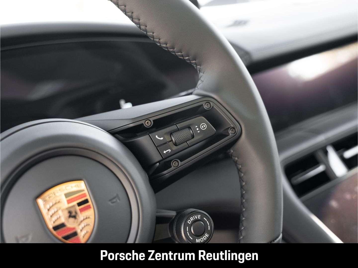 Porsche Taycan 4S Cross Turismo HA-Lenkung Active-Ride