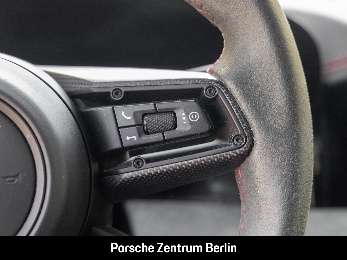 Porsche Taycan GTS HA-Lenkung BOSE 21-Zoll Panoramadach